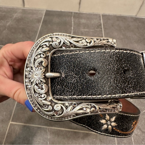 Nocona western belt cowboy cowgirl floral rhinestone embroidered black distress - Picture 12 of 14